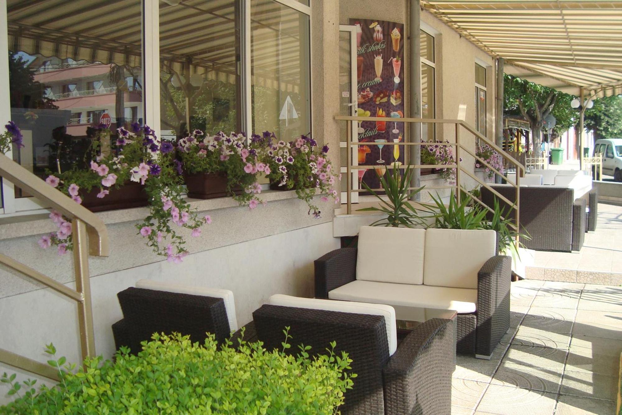Hotel Astra Ravda Dış mekan fotoğraf