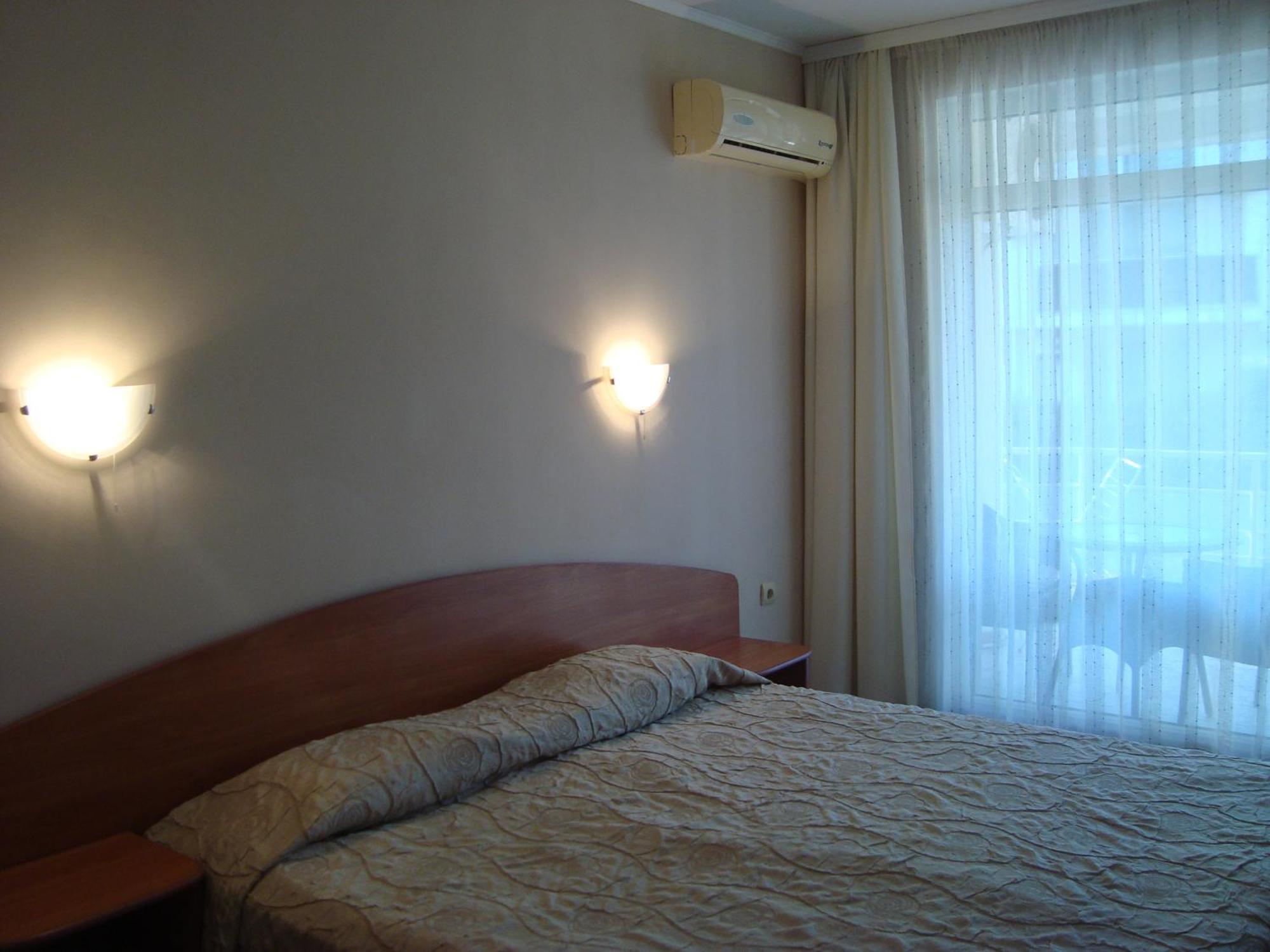 Hotel Astra Ravda Dış mekan fotoğraf