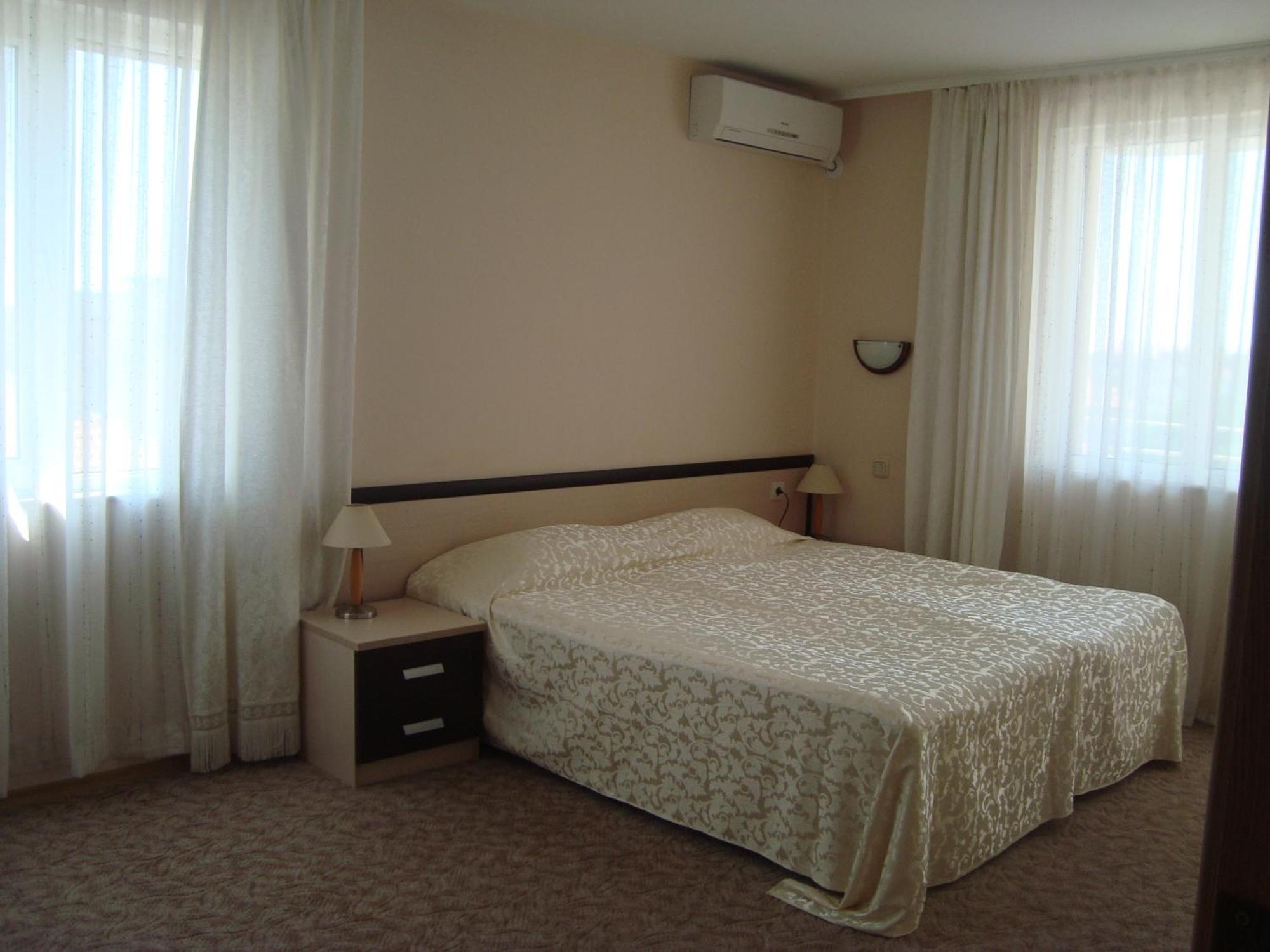 Hotel Astra Ravda Dış mekan fotoğraf