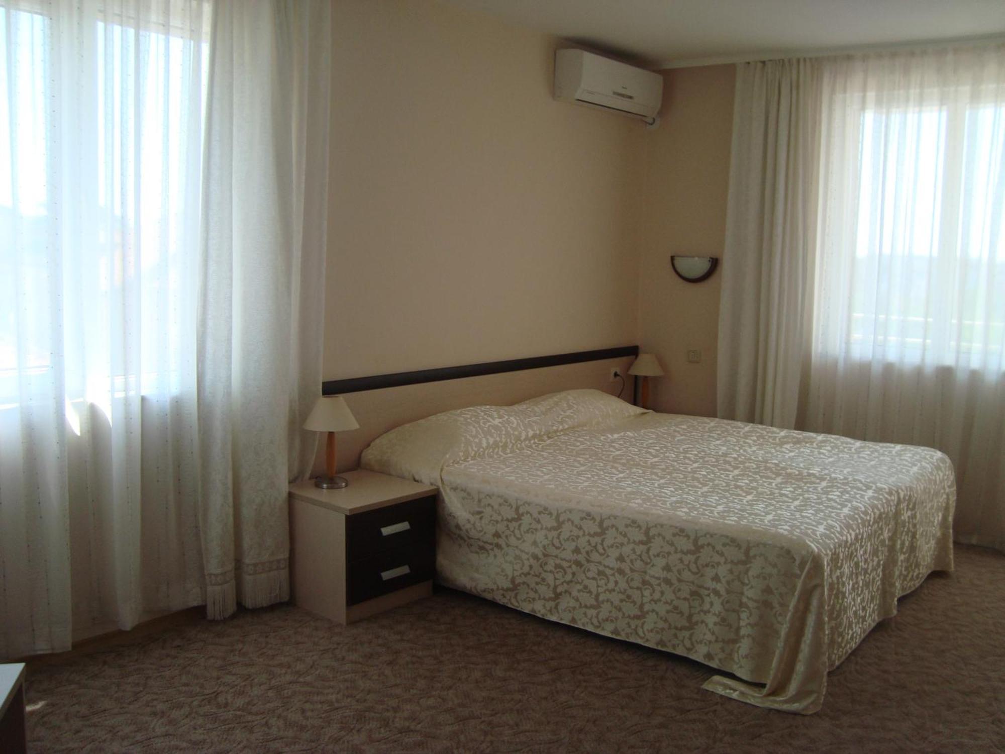 Hotel Astra Ravda Dış mekan fotoğraf