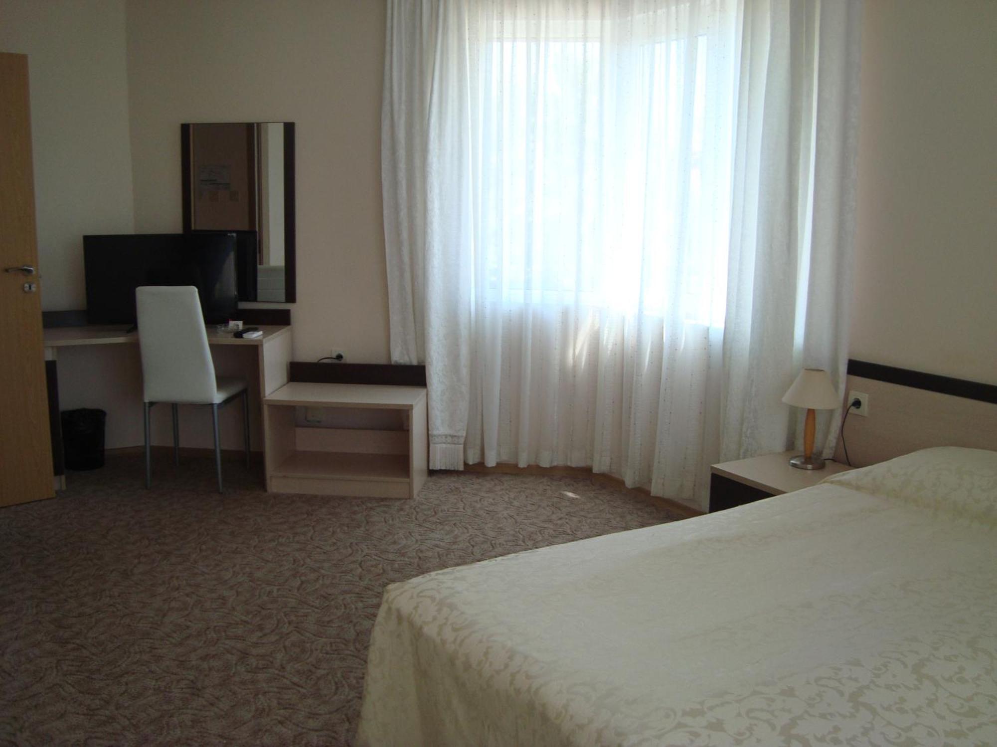 Hotel Astra Ravda Dış mekan fotoğraf