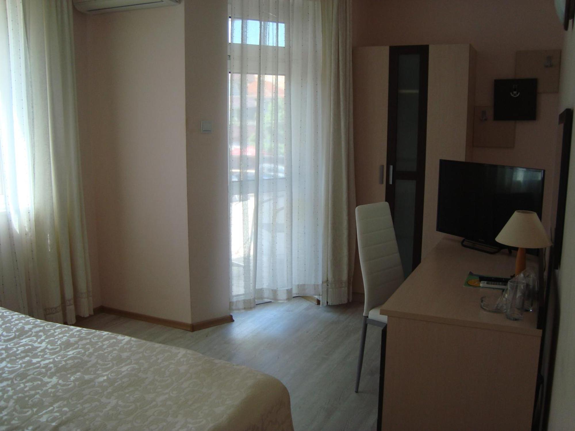 Hotel Astra Ravda Dış mekan fotoğraf