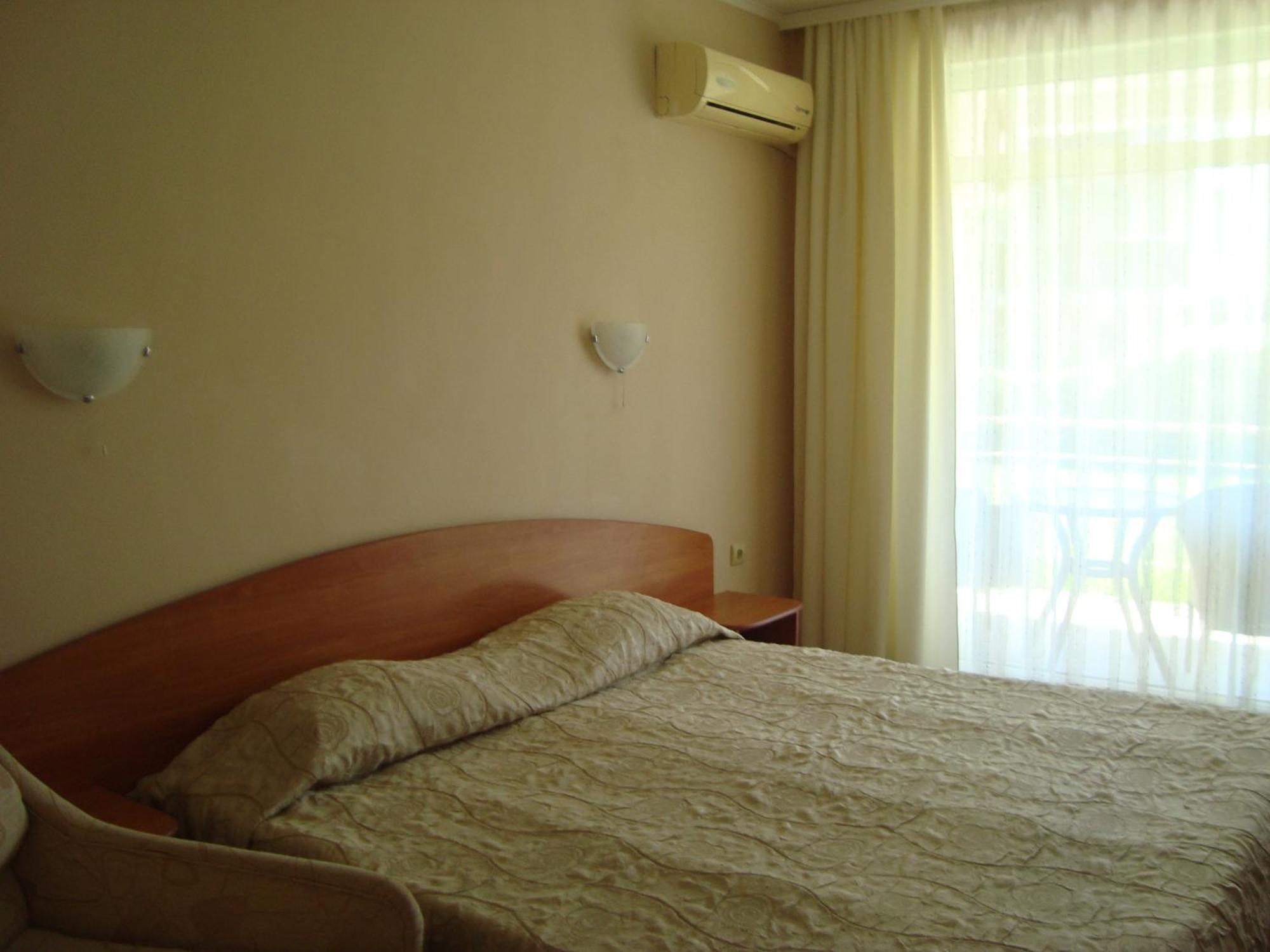 Hotel Astra Ravda Dış mekan fotoğraf