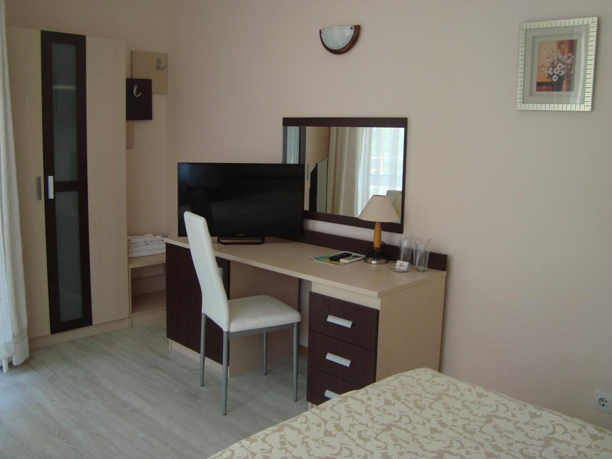 Hotel Astra Ravda Dış mekan fotoğraf