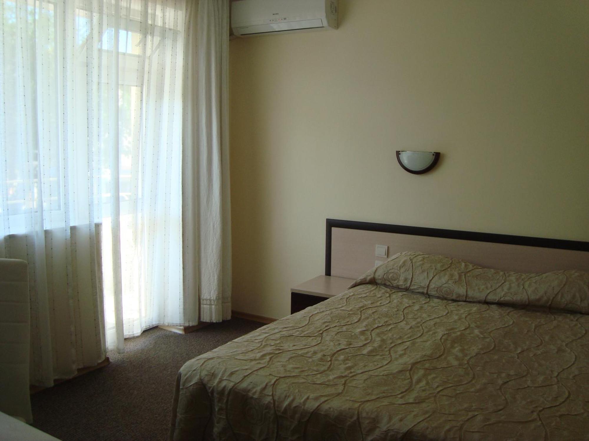 Hotel Astra Ravda Dış mekan fotoğraf